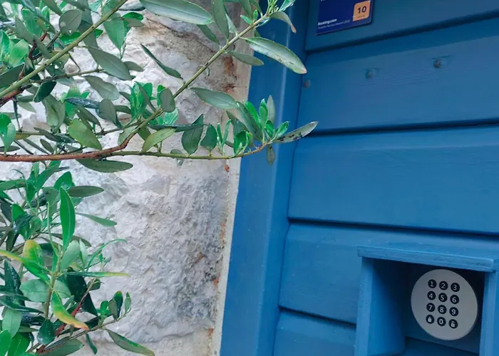 Luxury Leni Guest House